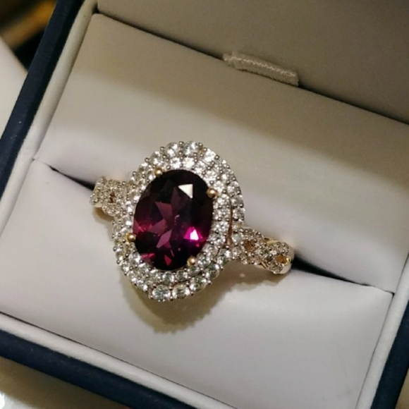 Jewelry - 10K GRAPE color garnet halo ring
